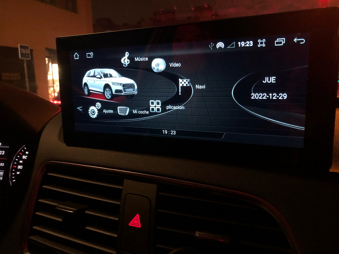 Wit-Up 12.3" Blu-ray Touchscreen For Audi Q3 8U MMI Upgrade Apple Caplay Full screen Android Mirroring GPS Navigation 4G Wi-Fi Video In Motion Twitter DAB+ Obd2 2011 2012 2013 2014 2015 2016 2017 2018 - Wit-Up Media Refit Tech