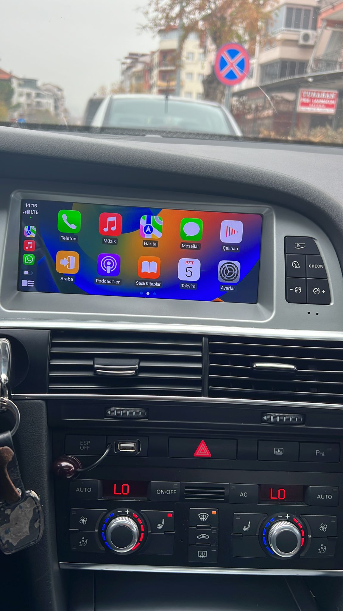 Autoradio GPS gris tactile Bluetooth Android & Apple Carplay